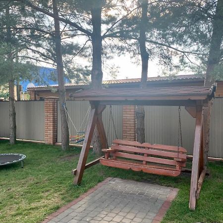 Комфортабельный Коттедж Bed and Breakfast Svityaz' Εξωτερικό φωτογραφία