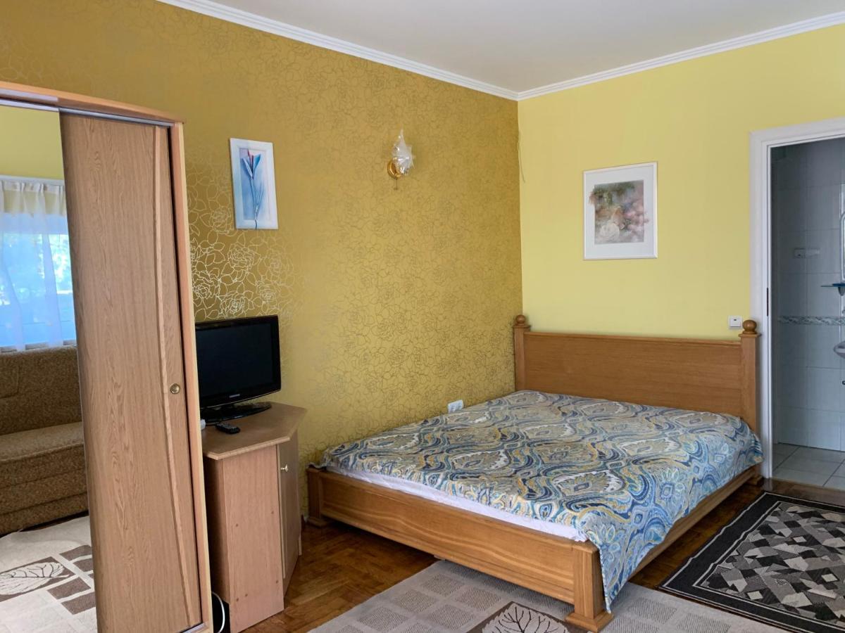 Комфортабельный Коттедж Bed and Breakfast Svityaz' Εξωτερικό φωτογραφία
