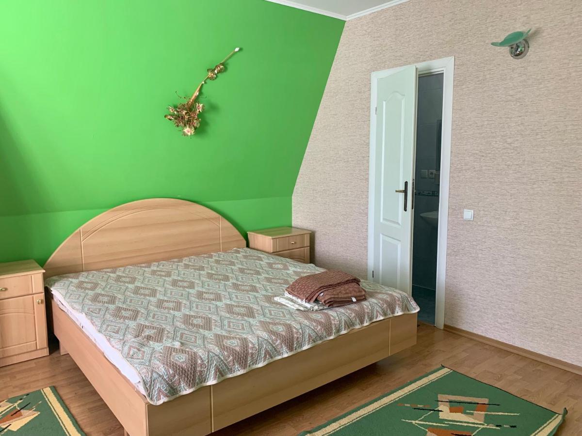 Комфортабельный Коттедж Bed and Breakfast Svityaz' Εξωτερικό φωτογραφία